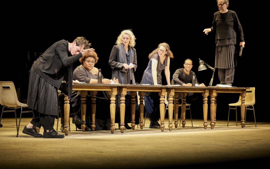 Hécube, pas Hécube de Tiago Rodrigues dans la carrière de Boulbon. Photo © Christophe Raynaud de Lage/ Festival d'Avignon