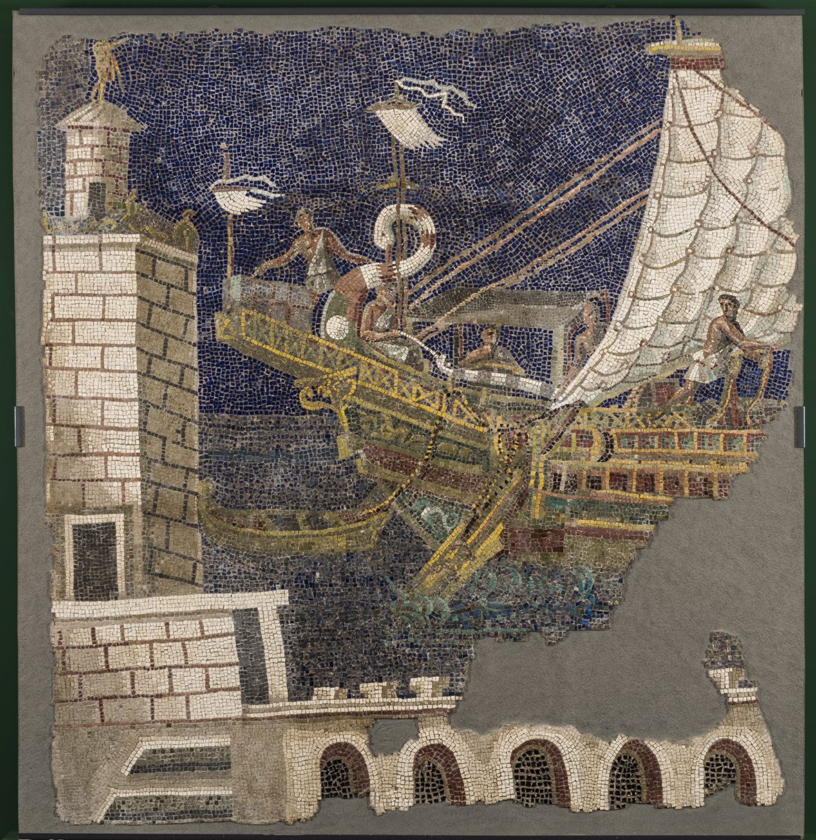 Mosaïque pariétale représentant un navire et un phare moulage découverte à Rome sur la colline de l'Esquilin, IIe siecle collection Museo della Civilta Romana