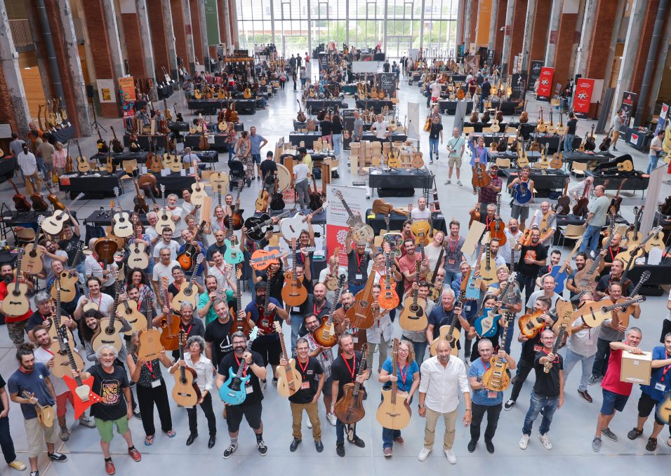 100 luthiers exposent au salon - © Salon international de la guitare